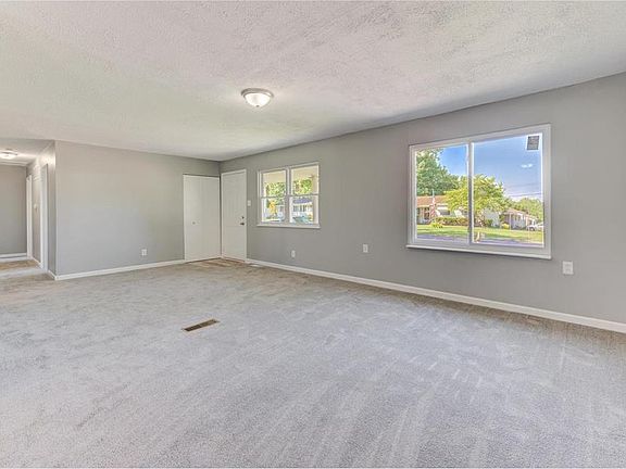 2nd image of 1723 Leaf Crest Dr