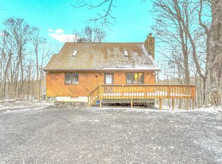 4129 Firefly Ct, Pocono Lake, PA 18347