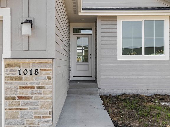3rd image of 1018 Shady Lane Dr