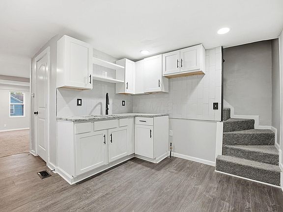 5th image of 1041 Market St