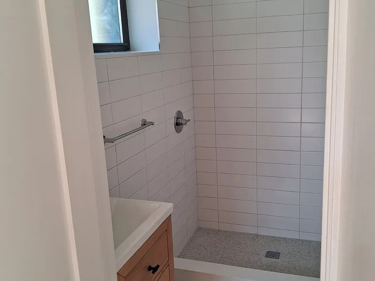 784 Lexington Ave #3F — Photo 7