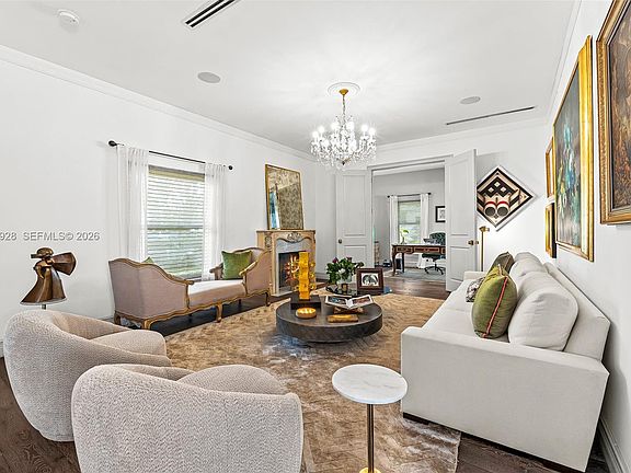 4th image of 680 Buttonwood Ln