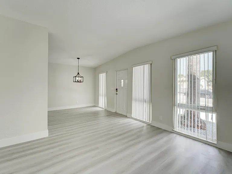 840 Bradley St — Photo 7