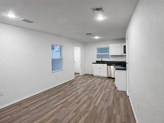 5th image of 3110 Park St