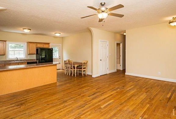 4th image of 308 Homestead Dr