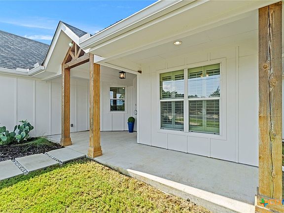 5th image of 15975 Charlya Dr