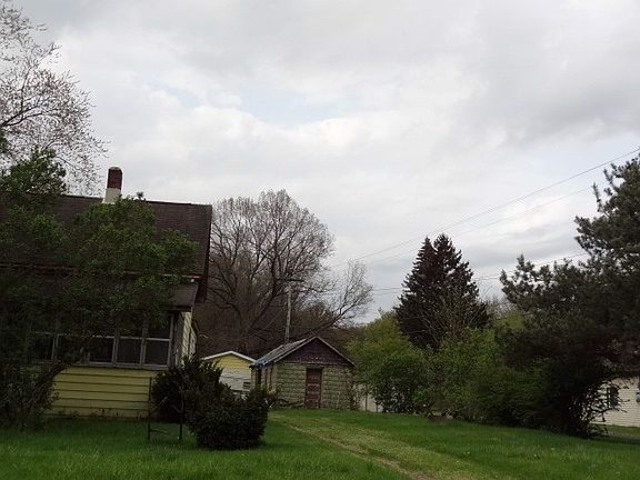 3rd image of 1433 Mill St