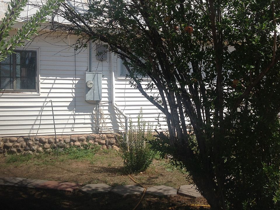 2nd image of 413 Palm Dr Unit B