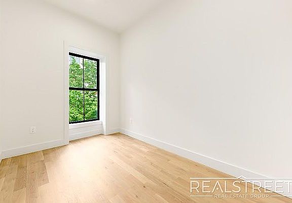 3rd image of 531 Chauncey St #3