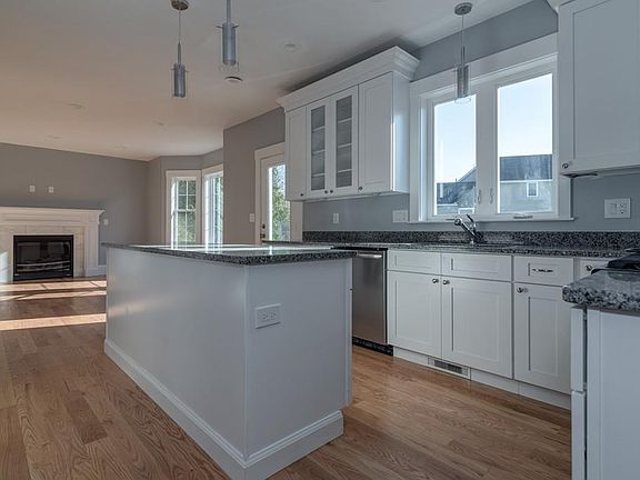 2nd image of 28 Hoover Ave