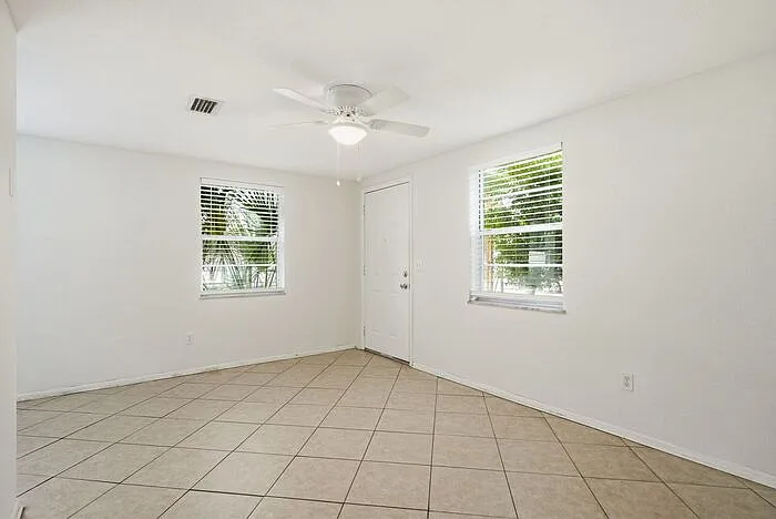 417 Milwaukee Ave — Photo 4