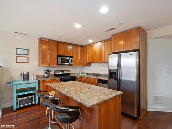 3rd image of 4335 S Vincennes Ave #1N