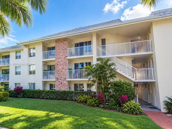 240 Galen Dr APT 110, Key Biscayne, FL 33149