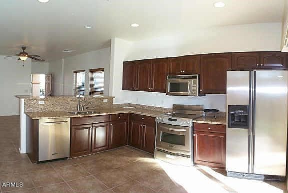 Aster kitchen