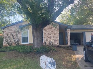 4301 N Lordsburg Ct, Arlington, TX 76017