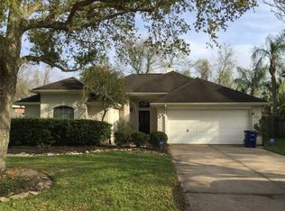 1115 Courtside Dr, League City, TX 77573