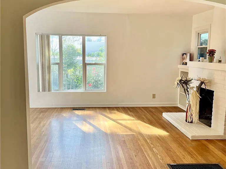 3431 Descanso Dr — Photo 4