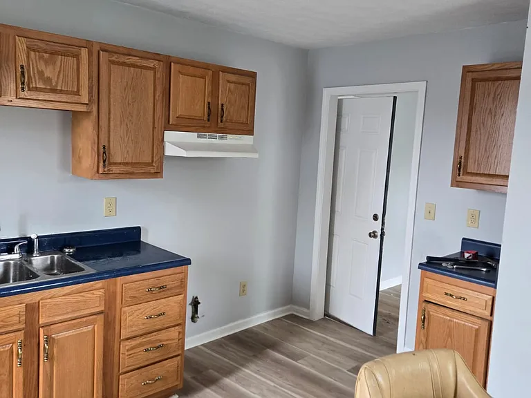 925 Meridian St #3 — Photo 8