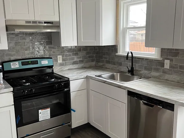 1547 Douglas Rd, Wickliffe, OH 44092