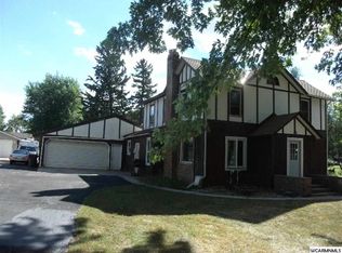 109 E Lyon St, Minneota, MN 56264