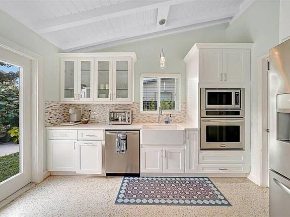 3rd image of 1708 SW 5th St #1708