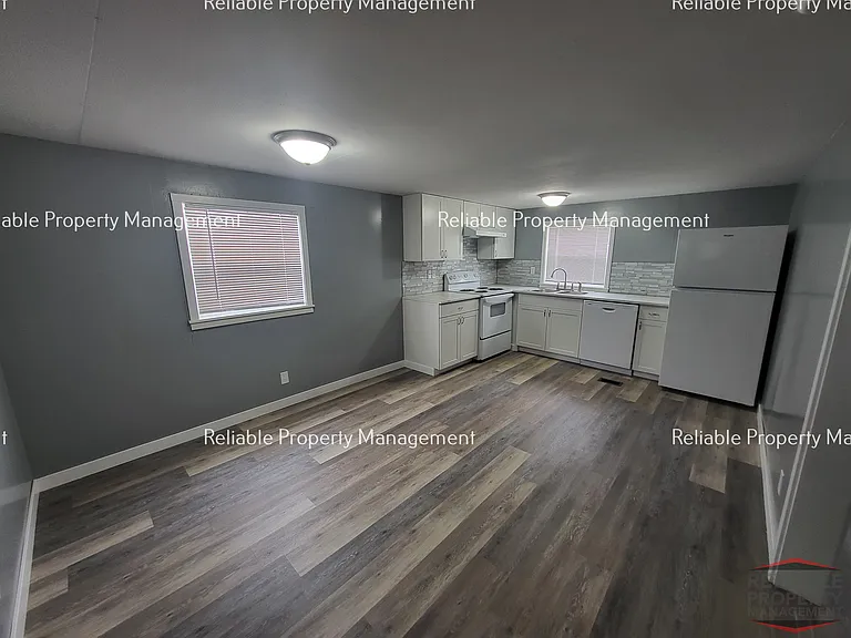 715 N Eden Dr — Photo 6