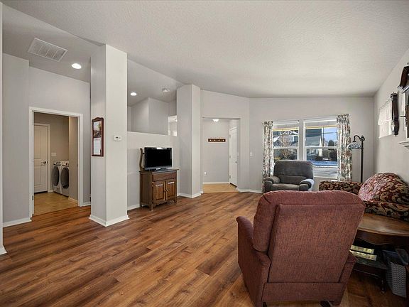 3rd image of 19807 E Deschutes Ln