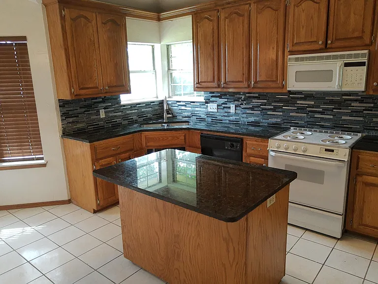 500 Westridge Dr — Photo 8