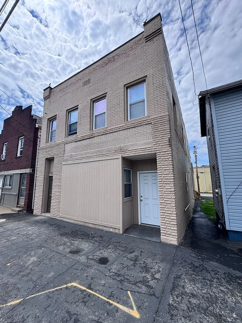 2918 Walnut Street — Photo 3