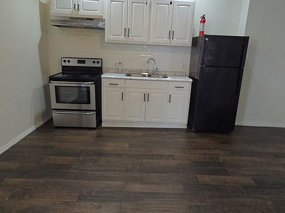 4th image of 1119 Main Ave