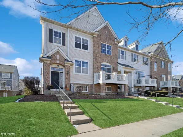 158 Goldenhill St, Carol Stream, IL 60188
