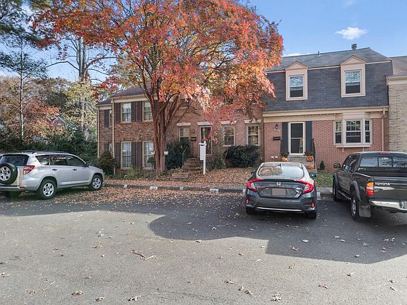 3rd image of 10354 Hampshire Green Ave