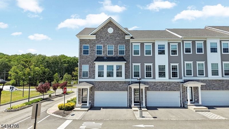 1st image of 2 Doherty Way