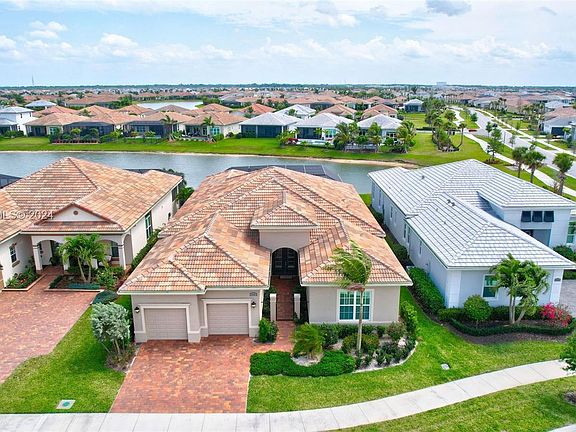 3rd image of 8765 SW Flutto Way