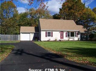 342 Elm St, Windsor Locks, CT 06096