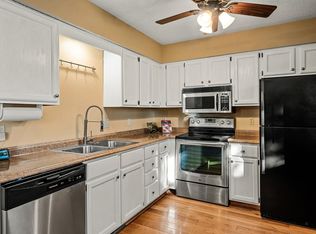 519 Concord Cir, Chaska, MN 55318