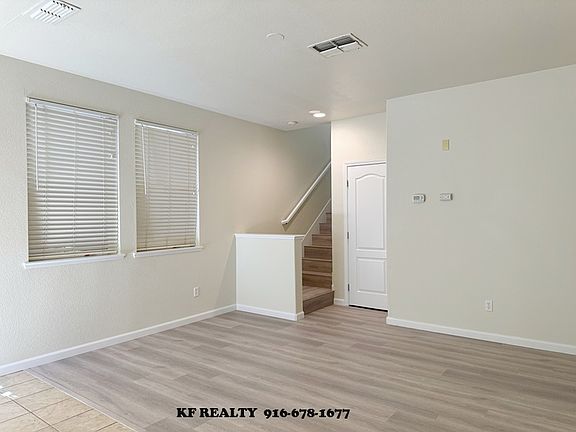 2nd image of 136 Cinema St