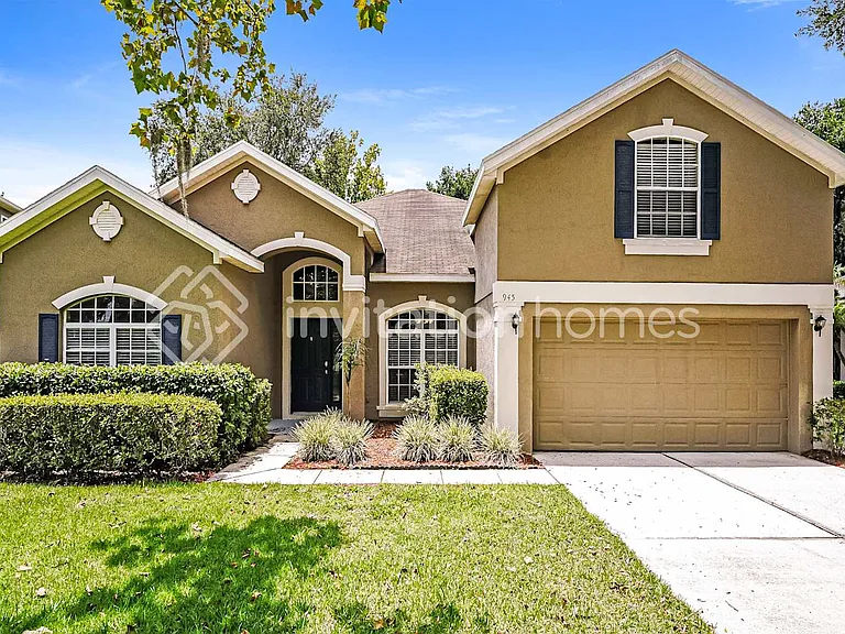 945 Pickfair Ter — Photo 1