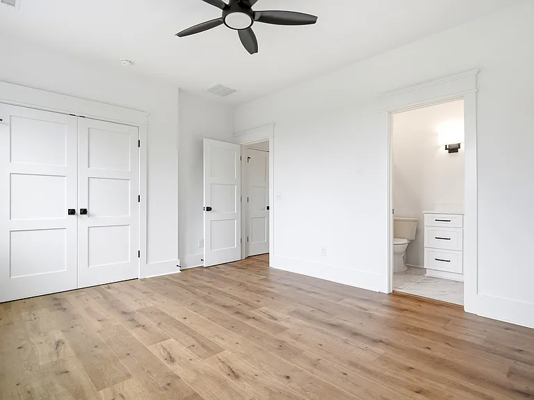 9016 Sedgley Dr — Photo 43