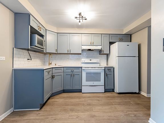 2nd image of 6624 W 64th Pl APT 2E