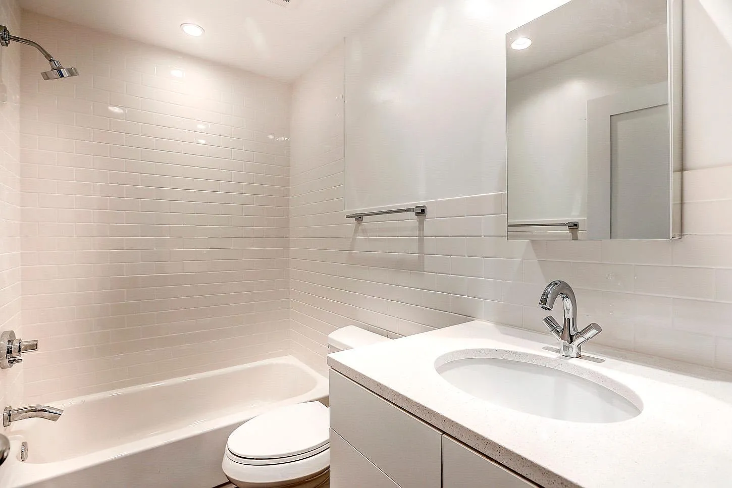3 bed, 1300 sqft, $3,495 — Photo 4