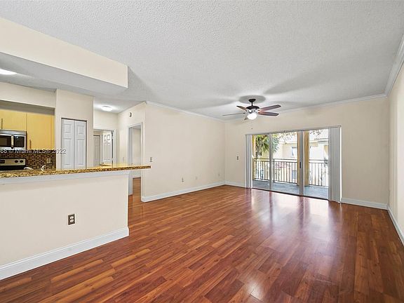 3rd image of 2463 Centergate Dr APT 202