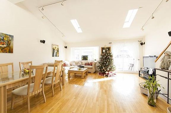 2nd image of 27 Cove Ln #4C