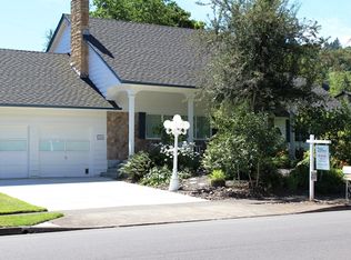 1110 Hallinan Cir, Lake Oswego, OR 97034