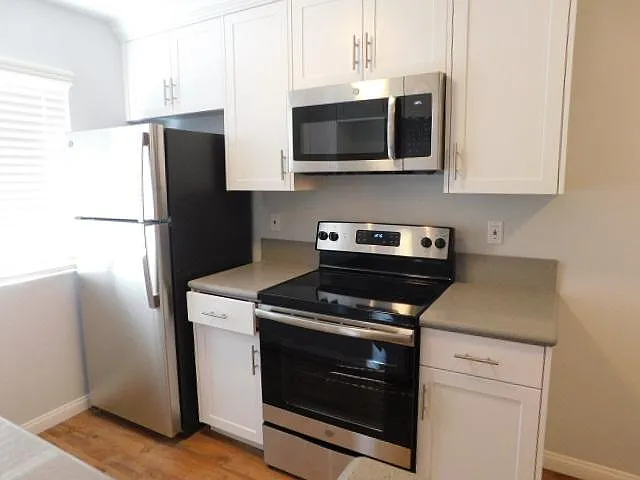 4267 Winona Ave #2 — Photo 7