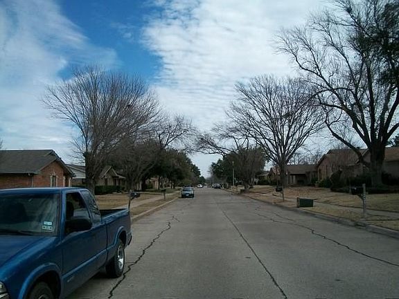 4th image of 2405 Village Green Dr