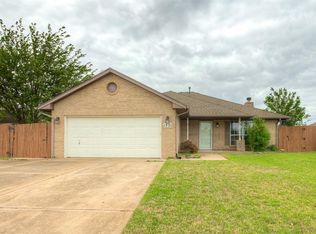 1321 Washington Cir, Moore, OK 73160