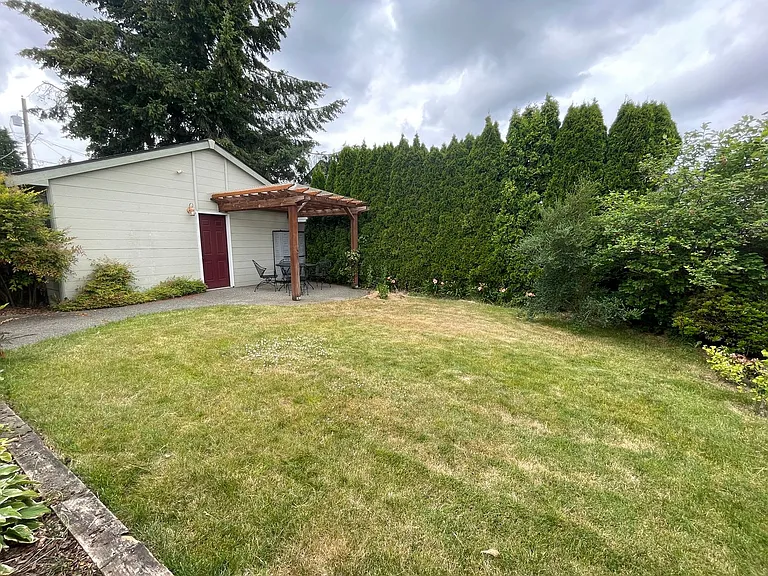 215 South Ln — Photo 11