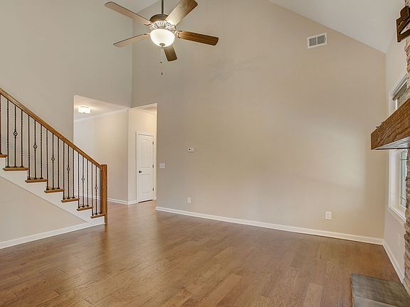 4th image of 1245 Gentry Dr