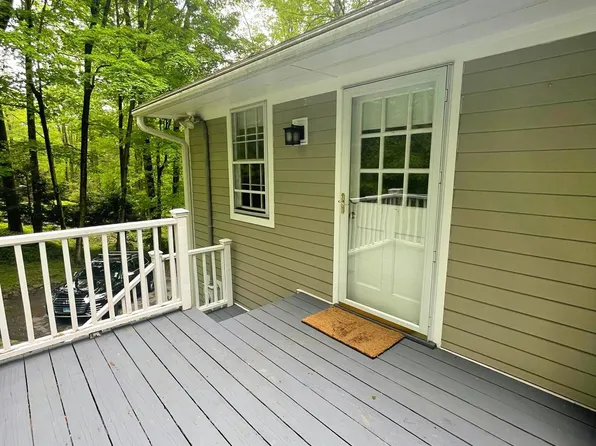 80 Hannahs Rd #1, Stamford, CT 06903